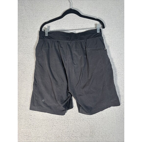 Lululemon Shorts Men’s Size 32" Waist Pace Breaker Black Gray Crackle - Picture 8 of 16